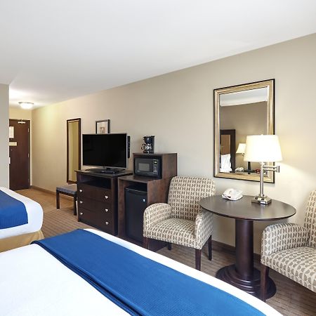 Holiday Inn Express & Suites Madison-Verona By Ihg Εξωτερικό φωτογραφία