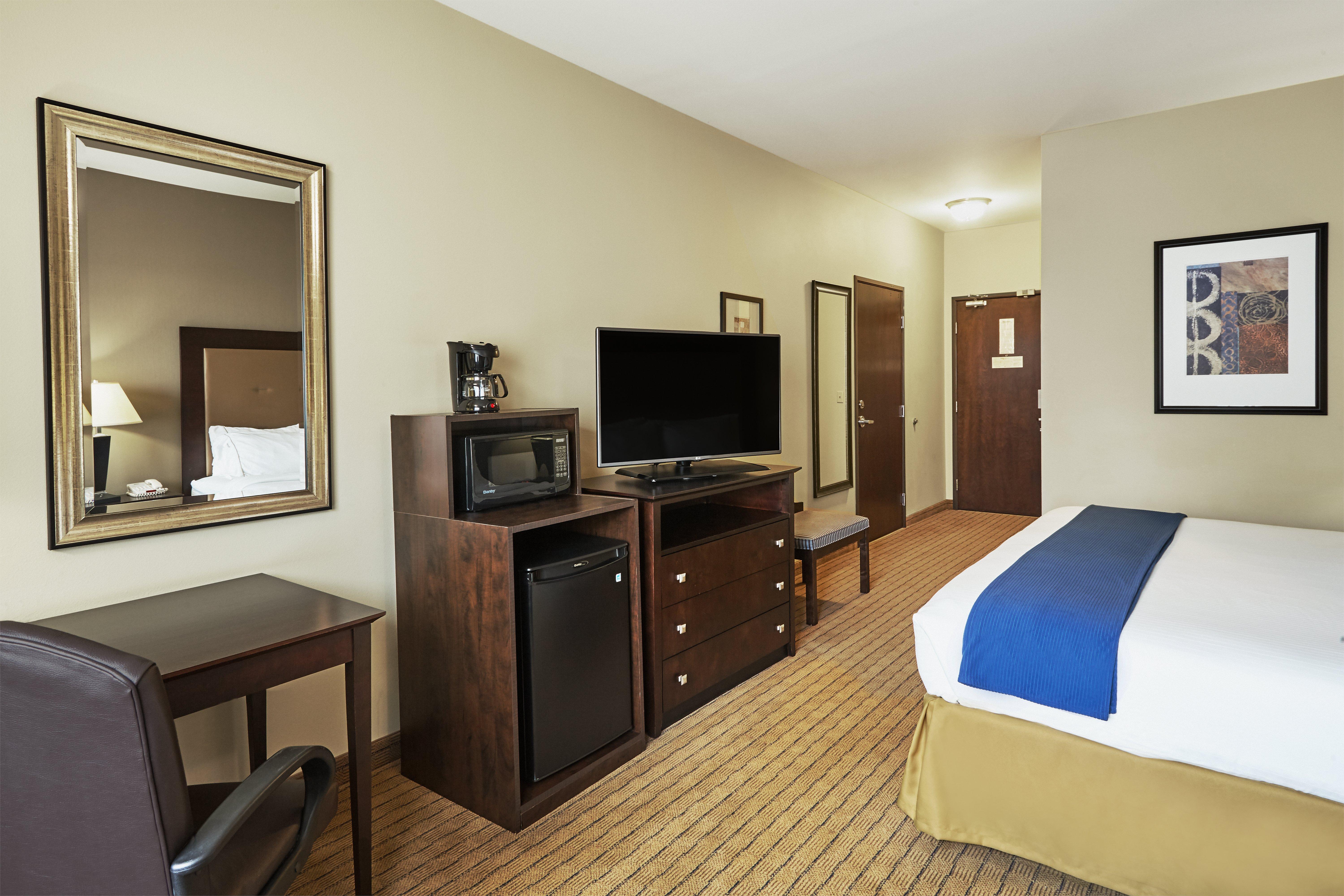 Holiday Inn Express & Suites Madison-Verona By Ihg Εξωτερικό φωτογραφία