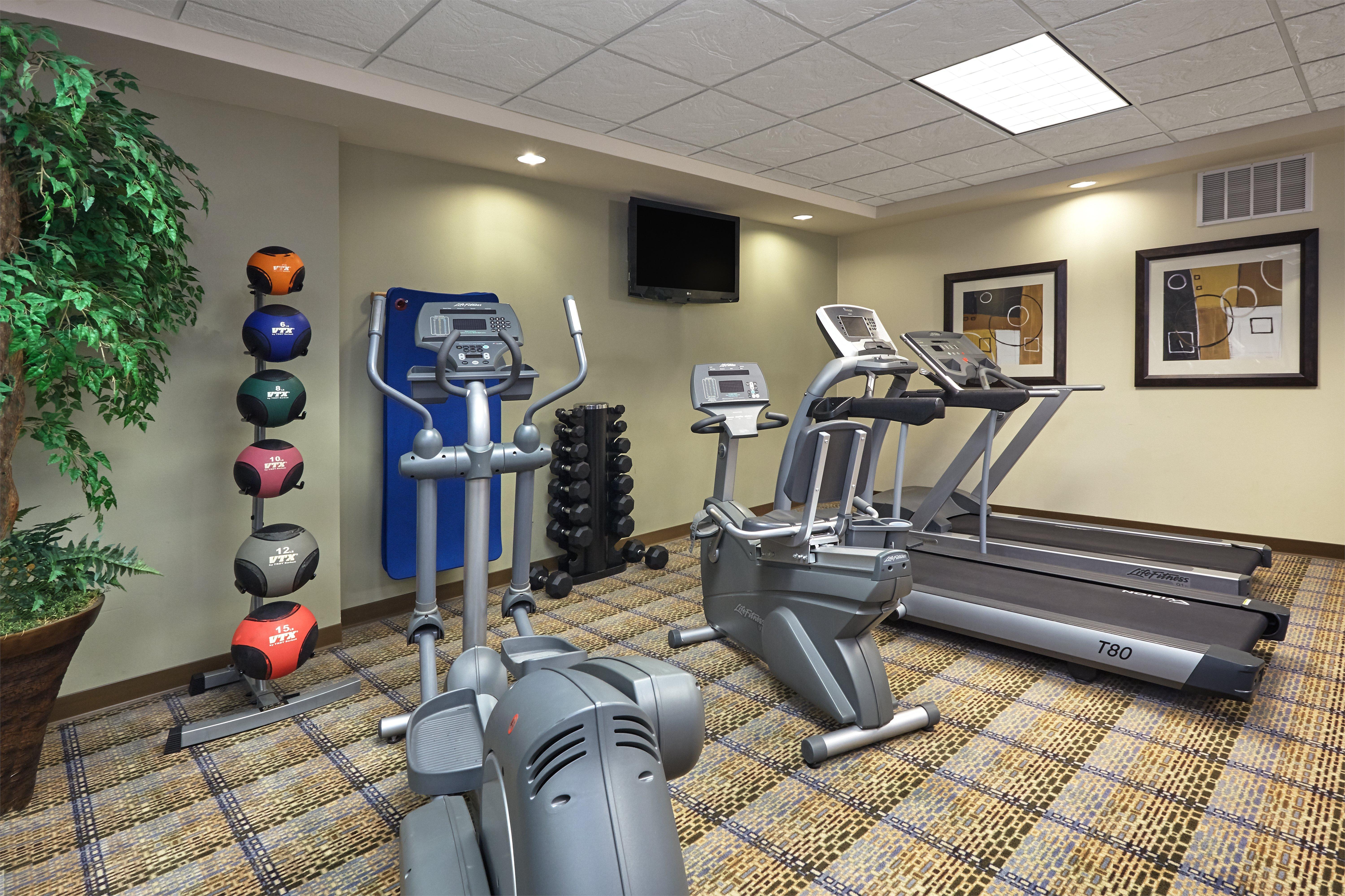 Holiday Inn Express & Suites Madison-Verona By Ihg Εξωτερικό φωτογραφία