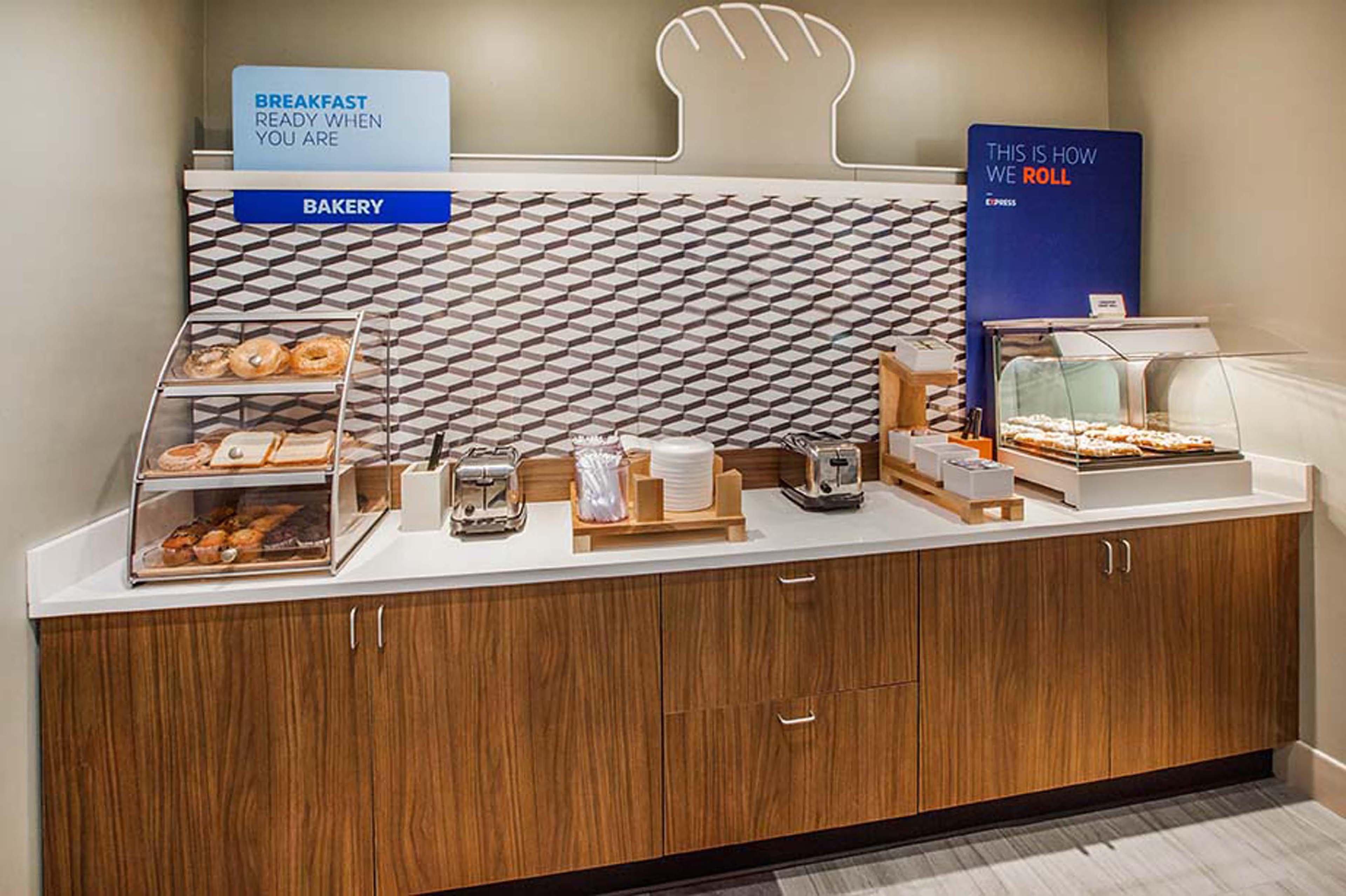 Holiday Inn Express & Suites Madison-Verona By Ihg Εξωτερικό φωτογραφία