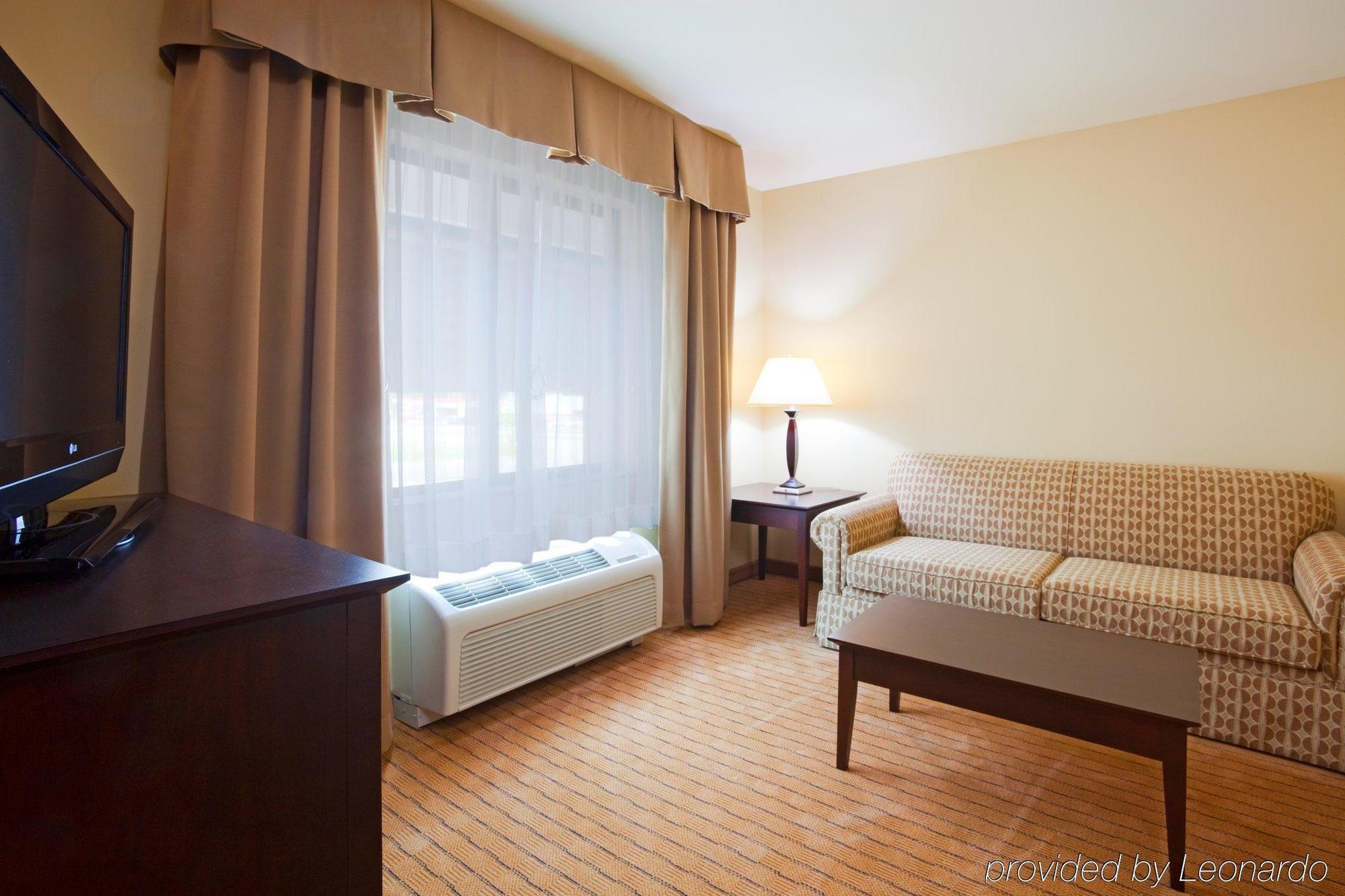 Holiday Inn Express & Suites Madison-Verona By Ihg Δωμάτιο φωτογραφία