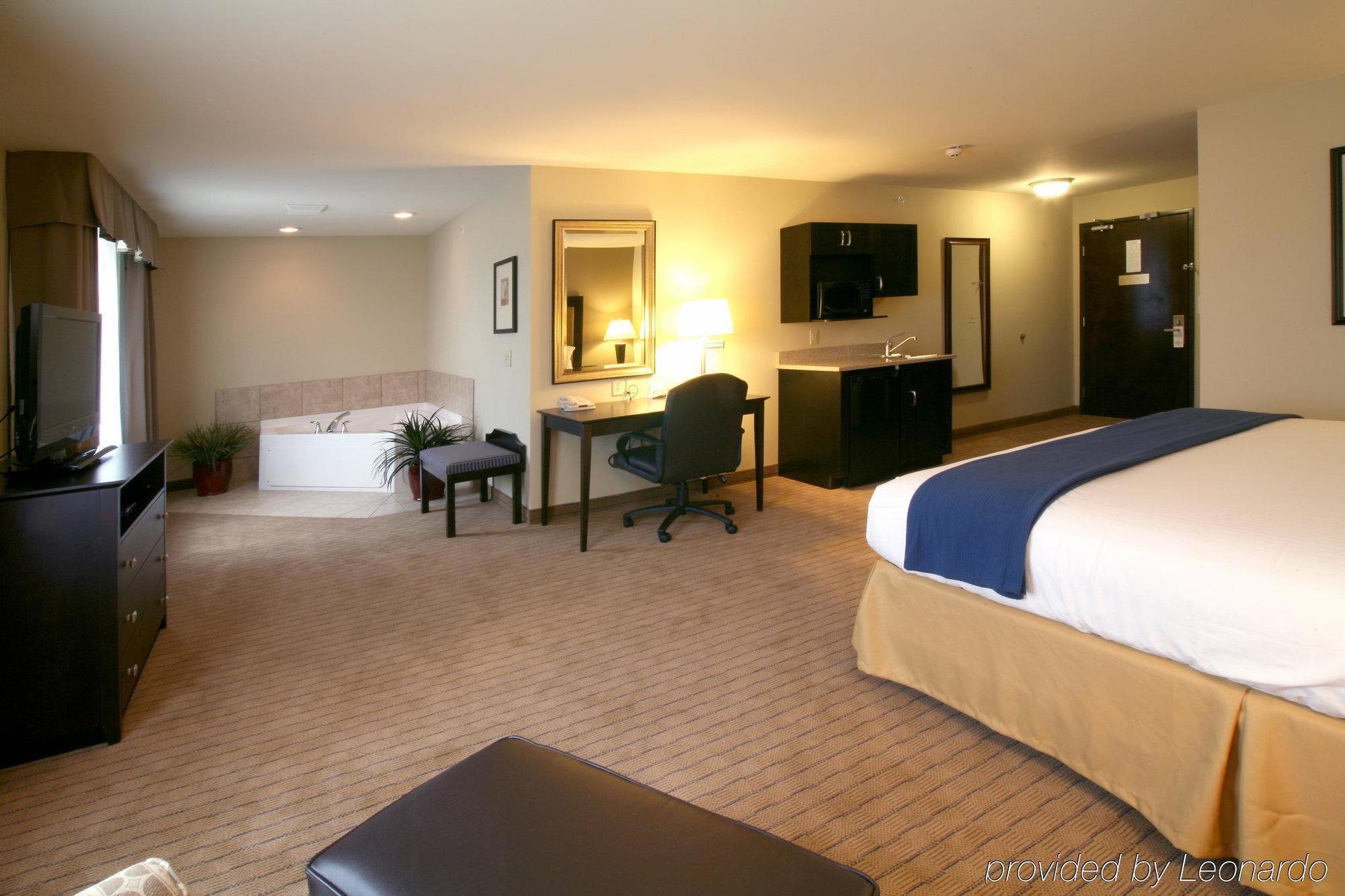 Holiday Inn Express & Suites Madison-Verona By Ihg Εξωτερικό φωτογραφία
