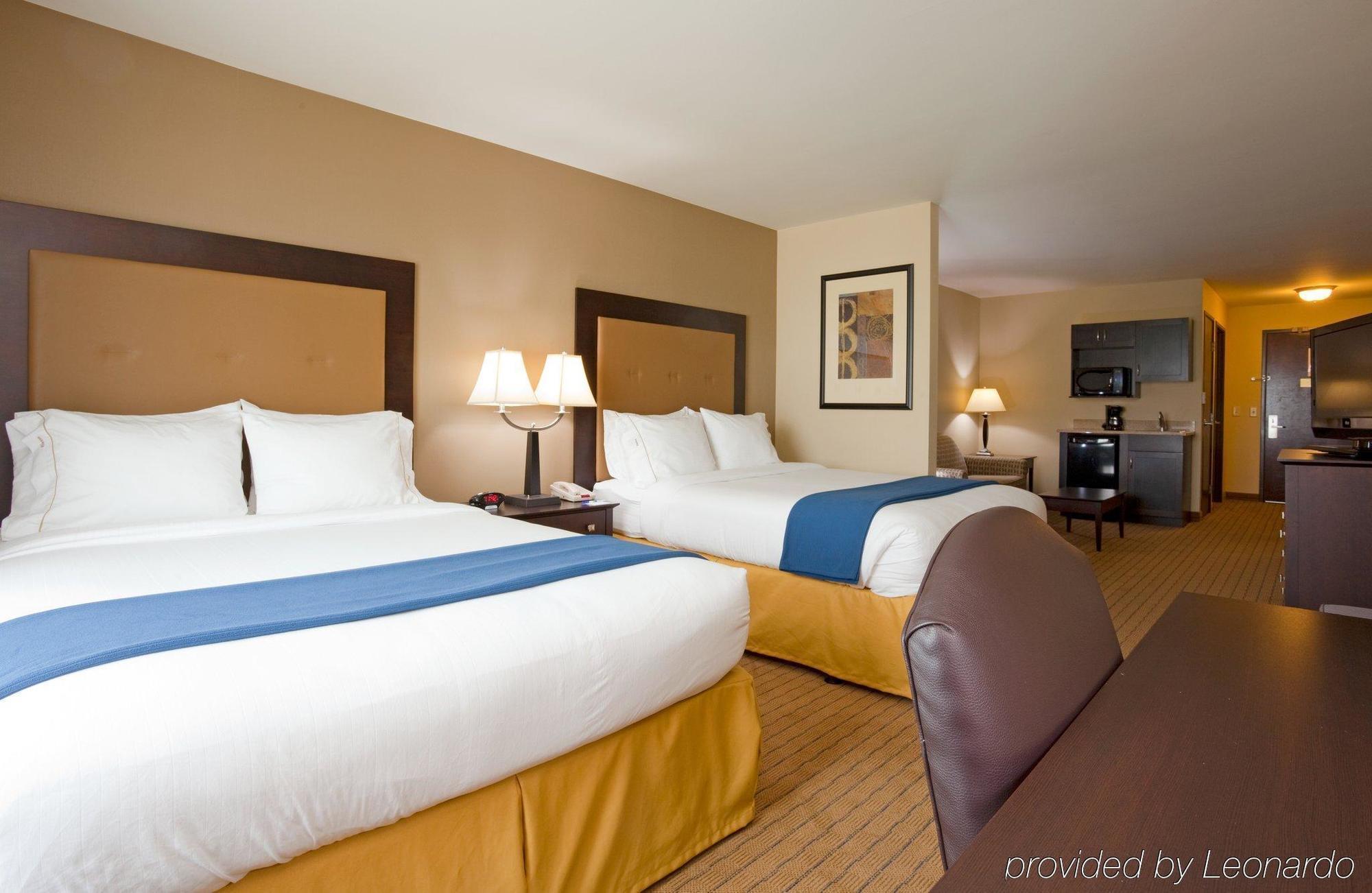 Holiday Inn Express & Suites Madison-Verona By Ihg Εξωτερικό φωτογραφία