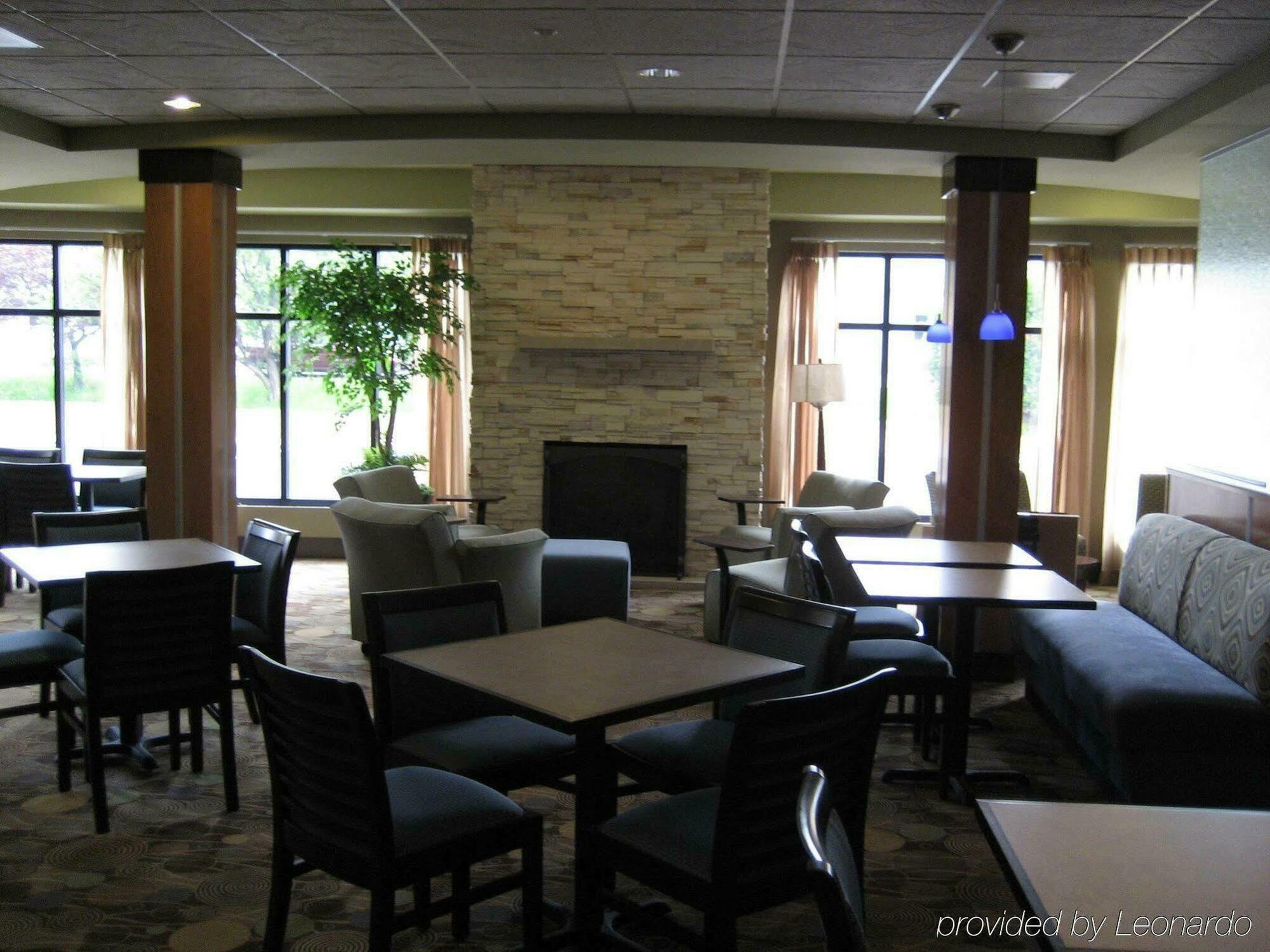 Holiday Inn Express & Suites Madison-Verona By Ihg Εξωτερικό φωτογραφία